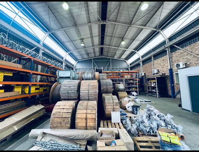 2,052M² WAREHOUSE FOR SALE IN PRINCESS AH